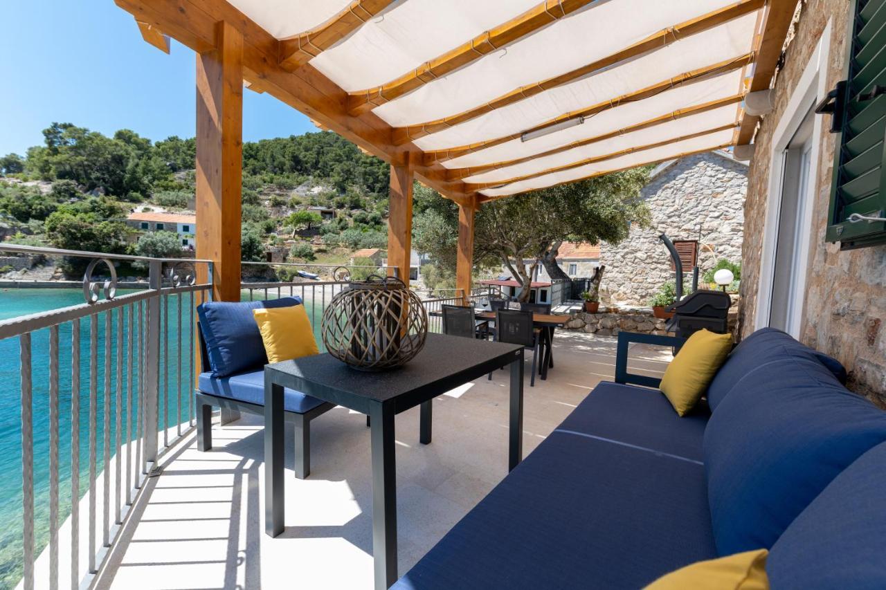 Seaside Cottage Maslina Gdinj Exterior photo