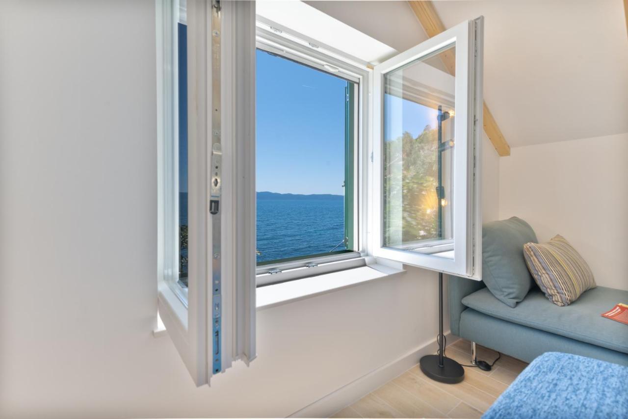 Seaside Cottage Maslina Gdinj Exterior photo