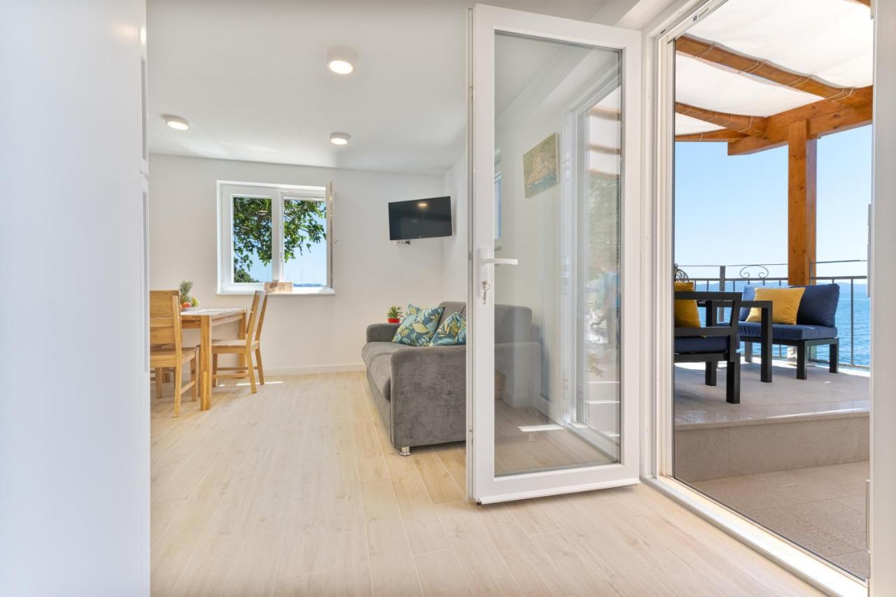 Seaside Cottage Maslina Gdinj Exterior photo
